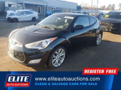 Used 2013 Hyundai Veloster w/ Style Pkg