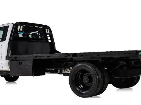 Used 2018 Ford F550 4x4 Regular Cab Super Duty image 4