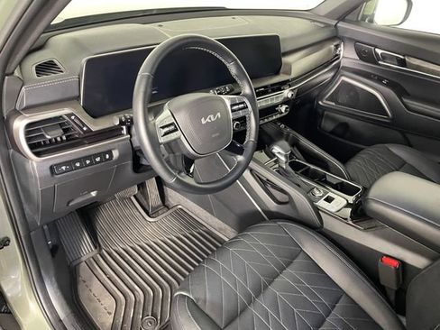 Certified 2025 Kia Telluride AWD image 3