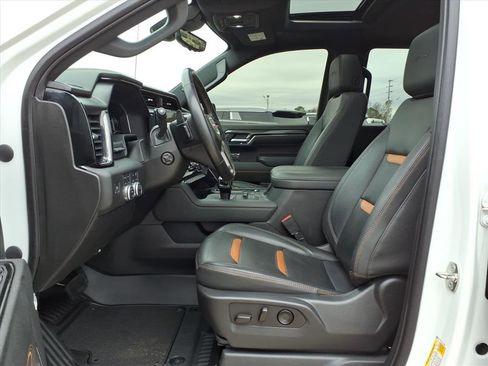 Used 2023 GMC Sierra 1500 AT4 w/ AT4 Premium Package image 17