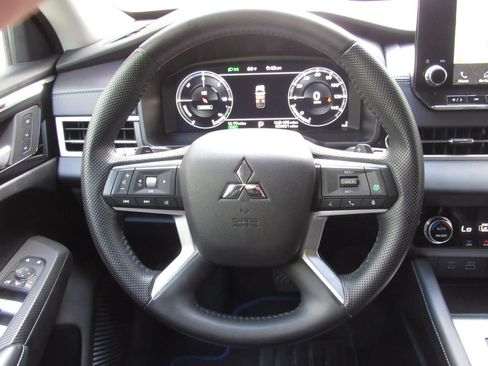 Used 2024 Mitsubishi Outlander 4WD Plug-In Hybrid image 27