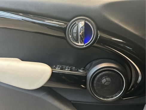 Used 2016 MINI Cooper S w/ Premium Package image 17