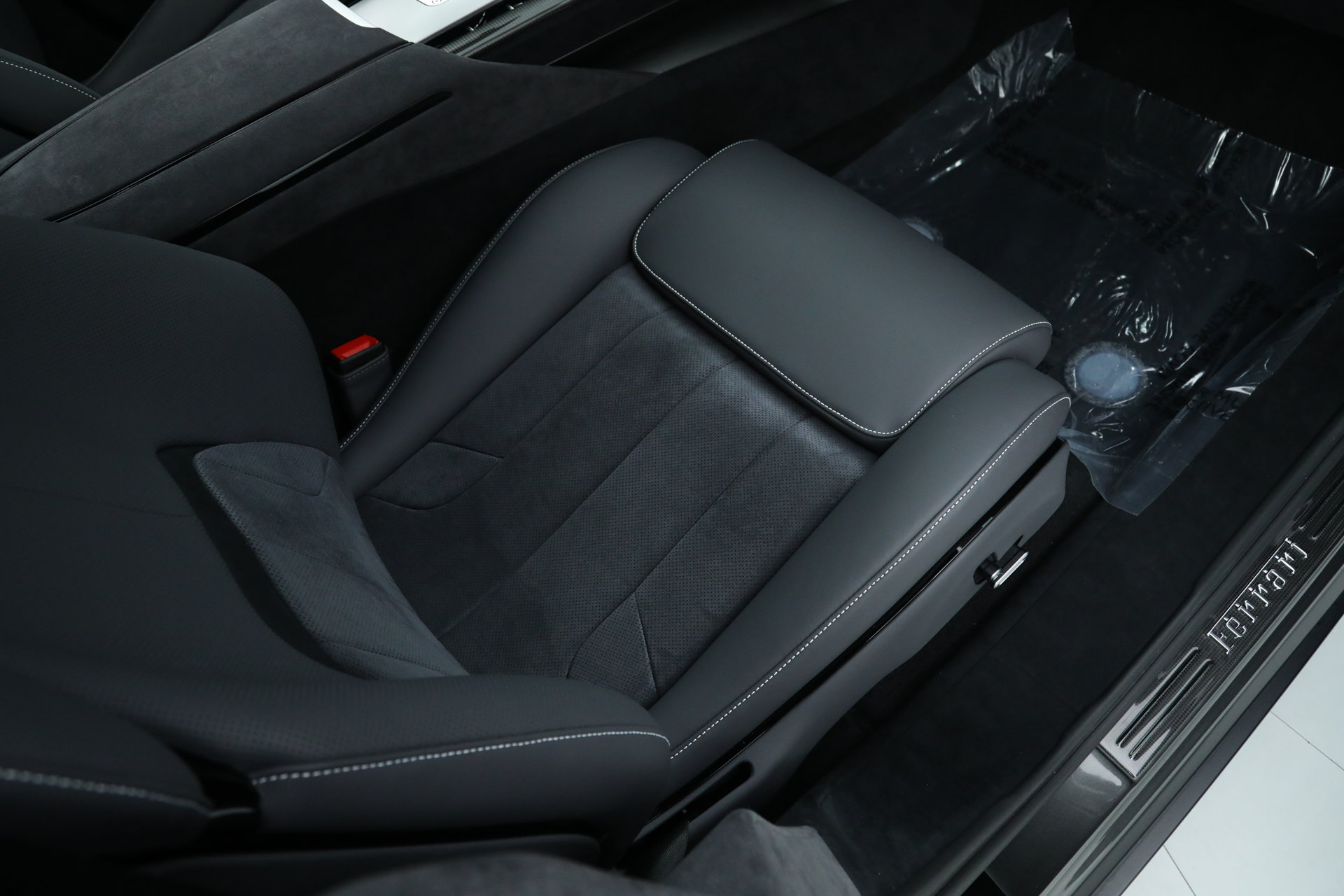 Used 2025 Ferrari Purosangue AWD/4WD image 24