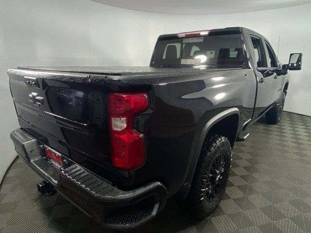 Used 2022 Chevrolet Silverado 2500 LT w/ Midnight Edition AWD/4WD image 9