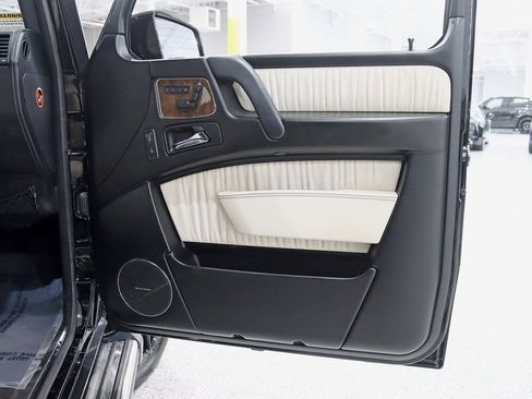 Used 2015 Mercedes-Benz G 63 AMG 4MATIC image 34