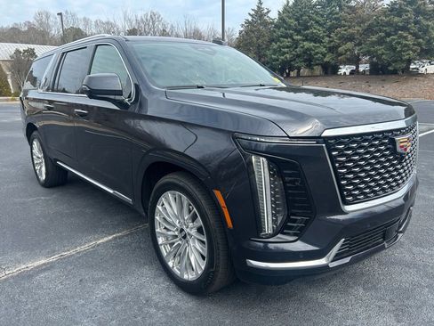 Used 2025 Cadillac Escalade ESV Premium Luxury w/ Touring Package image 24