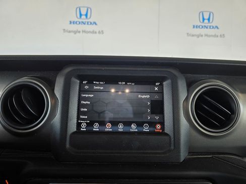 Used 2023 Jeep Wrangler Unlimited Sport AWD/4WD image 8