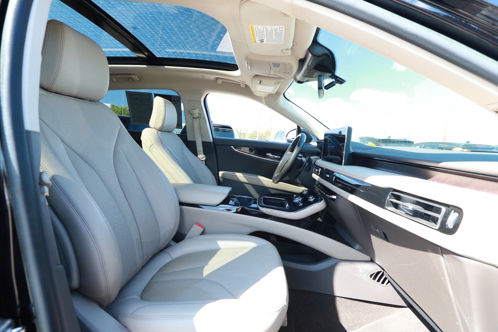 Used 2021 Lincoln Nautilus Reserve AWD/4WD image 26