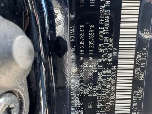 Used 2022 Toyota Highlander LE AWD/4WD image 45
