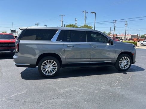 Used 2022 Cadillac Escalade ESV Premium Luxury AWD/4WD image 17