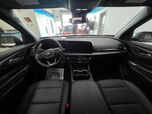 Used 2026 Chevrolet Traverse LT AWD/4WD image 14