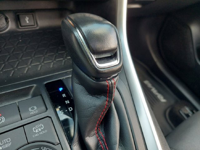 Used 2021 Toyota RAV4 SE w/ Weather & Moonroof Package AWD/4WD image 39