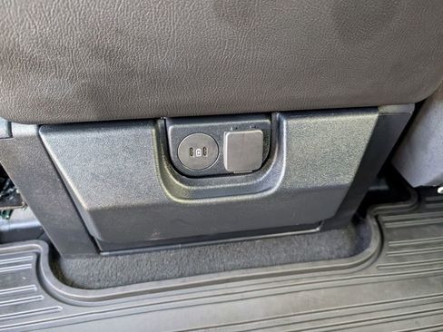 Used 2025 Ford F450 XLT w/ FX4 Off-Road Package image 40