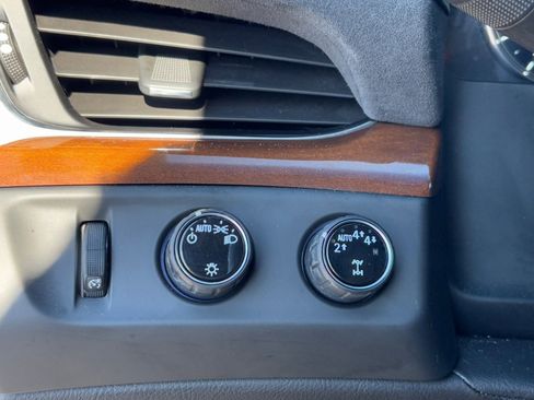 Used 2020 Cadillac Escalade Luxury image 28
