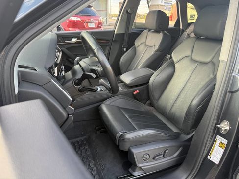 Used 2019 Audi Q5 2.0T Premium Plus w/ Premium Plus Package image 11