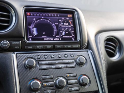 Used 2014 Nissan GT-R Black Edition image 16