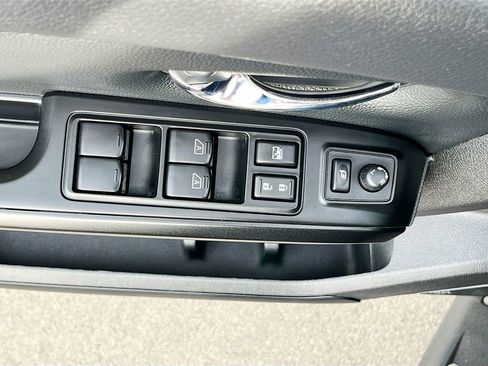 Used 2024 Nissan Titan PRO-4X w/ Pro-4x Convenience Package image 18