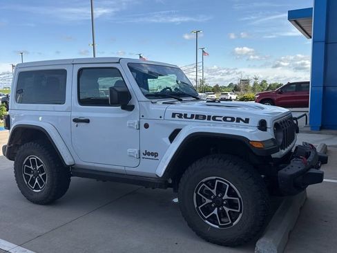 Used 2025 Jeep Wrangler Rubicon AWD/4WD image 1