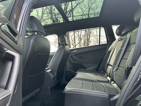 Used 2022 Volkswagen Tiguan SEL R-Line image 13