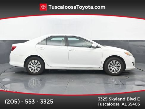 Used 2014 Toyota Camry FWD image 1
