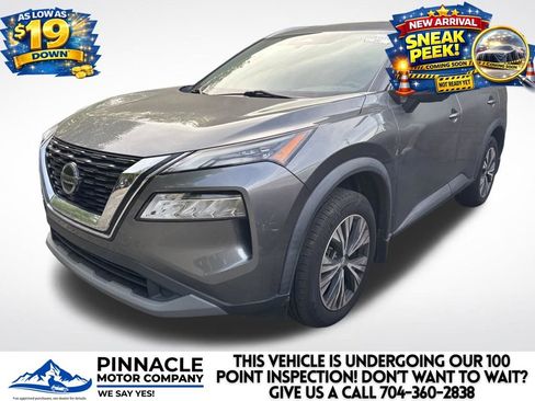 Used 2021 Nissan Rogue SV w/ Premium Package image 2