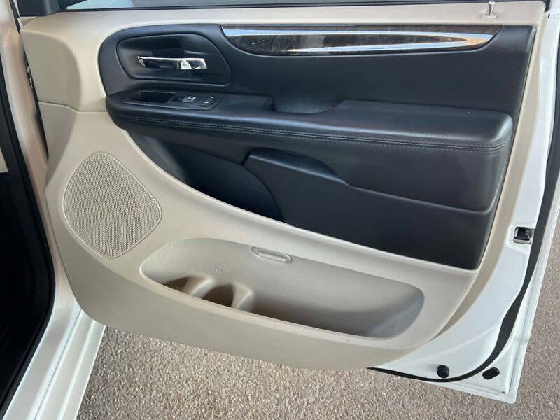 Used 2017 Dodge Grand Caravan SE w/ Power Window Group FWD image 30