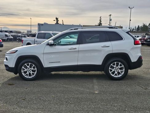 Used 2018 Jeep Cherokee Latitude Plus w/ Comfort/Convenience Group image 5