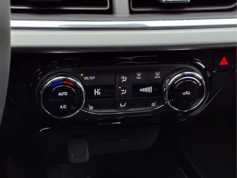 New 2026 Chevrolet Trax LT w/ Driver Confidence Package image 8