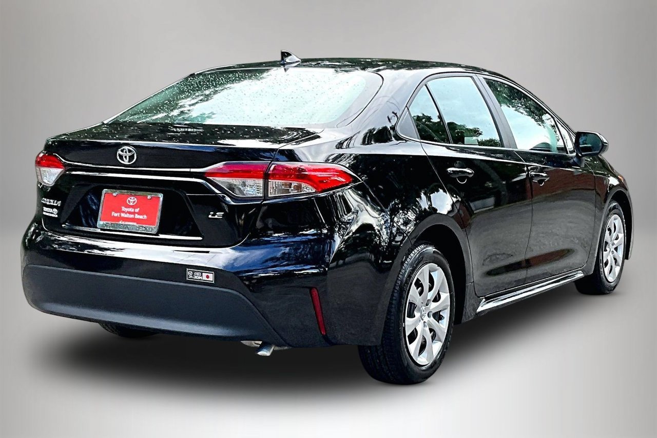 Used 2026 Toyota Corolla LE FWD image 5