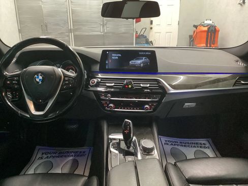 Used 2018 BMW 530e xDrive w/ Premium Package 2 AWD/4WD image 14
