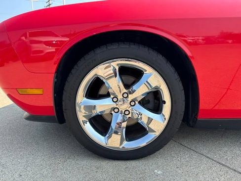 Used 2014 Dodge Challenger SXT Plus RWD image 10