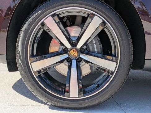 New 2026 Porsche Macan image 28