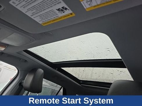 Used 2022 Ford Explorer XLT w/ Equipment Group 202A image 32