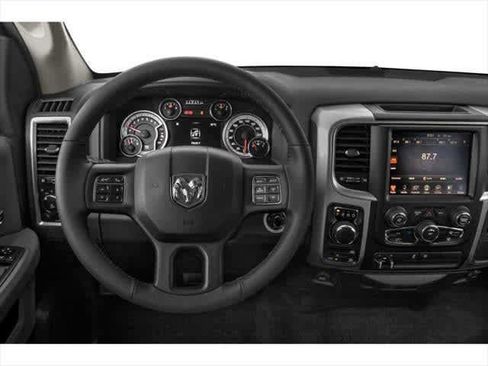 Used 2022 RAM 1500 Classic SLT image 4