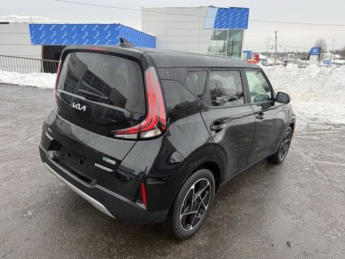 Certified 2025 Kia Soul EX image 4