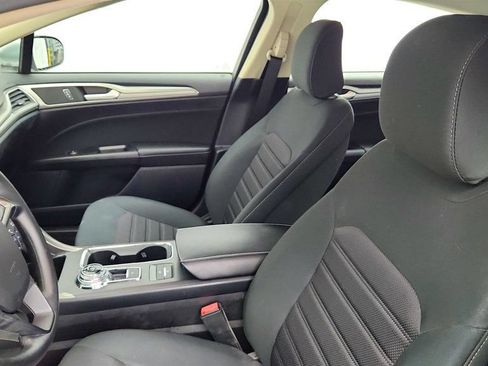 Used 2020 Ford Fusion SE FWD image 11