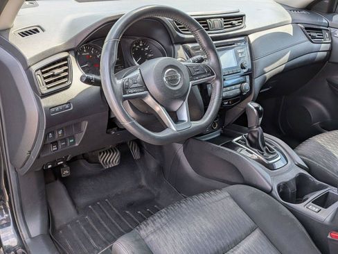 Used 2017 Nissan Rogue SV AWD/4WD image 10