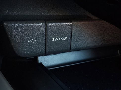 Certified 2022 Toyota Camry SE image 10