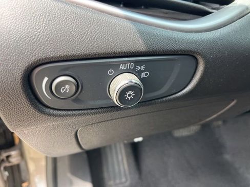 Used 2025 Chevrolet Malibu LT FWD image 16