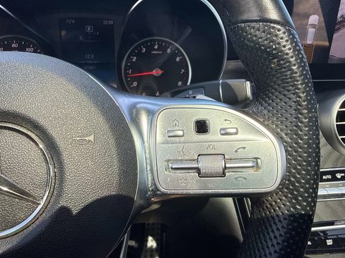 Used 2022 Mercedes-Benz GLC 300 image 32