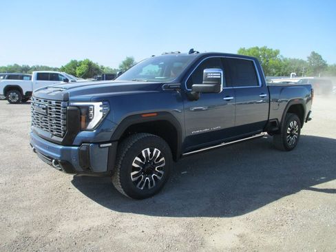 New 2026 GMC Sierra 2500 Denali Ultimate AWD/4WD image 10