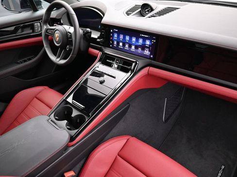 Certified 2026 Porsche Panamera GTS AWD/4WD image 33