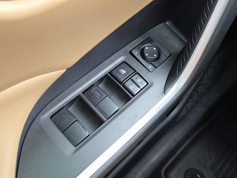 Certified 2025 Toyota RAV4 LE FWD image 18
