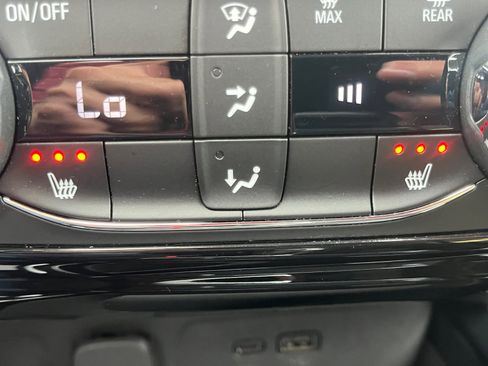 Used 2024 Chevrolet Trax ACTIV w/ Driver Confidence Package image 21