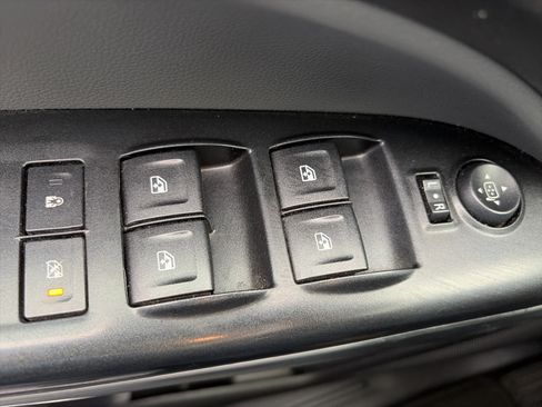 Used 2016 Chevrolet Colorado LT w/ LT Convenience Package RWD image 21