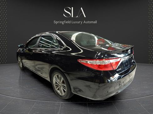 Used 2017 Toyota Camry SE image 9
