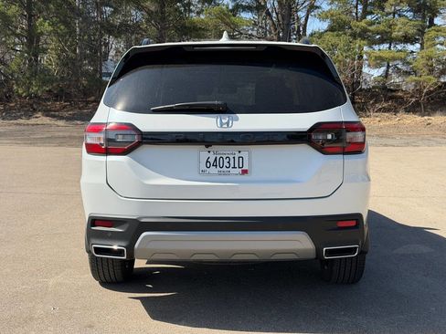 Used 2023 Honda Pilot Elite image 4