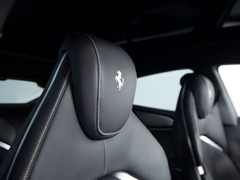 Used 2025 Ferrari Purosangue AWD/4WD image 41
