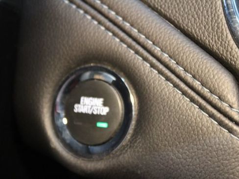 Used 2018 Chevrolet Cruze Premier FWD image 24