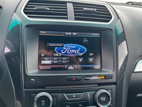 Used 2016 Ford Explorer XLT w/ Equipment Group 202A AWD/4WD image 12